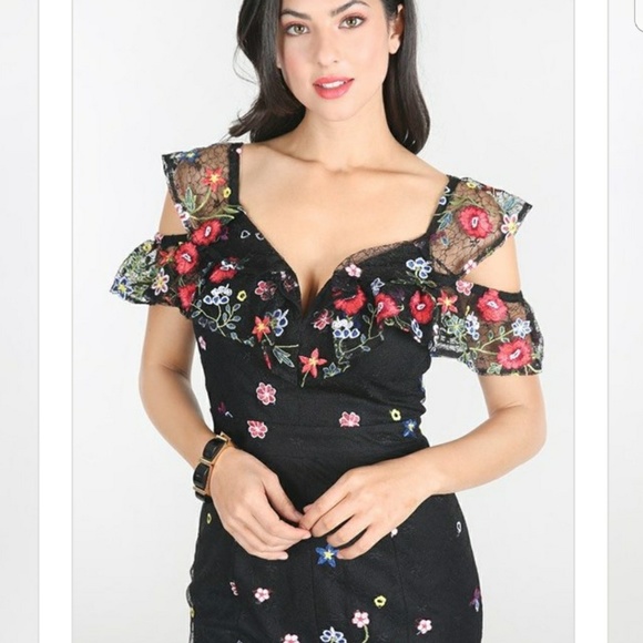 💥1 LEFT 🌹Embroidered Ruffled Cold Shoulder Dress - Picture 4 of 4